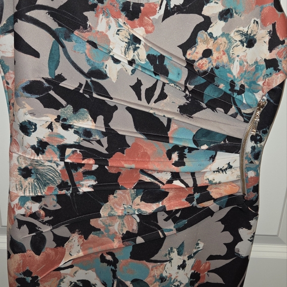 Ivanka Trump, Curvy Floral Starburst Sheath Dress Zipper Size 6 Small to Medium - Picture 5 of 11